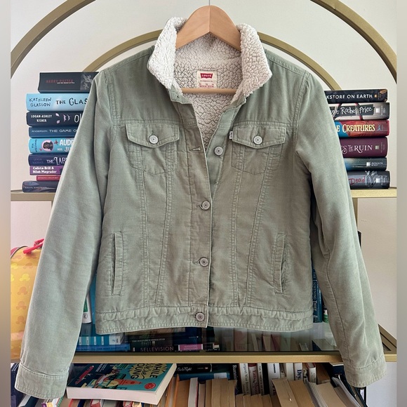 Sage Green Levi’s Sherpa-Lined Corduroy Trucker Jacket 🧥 🌿 - Picture 1 of 5